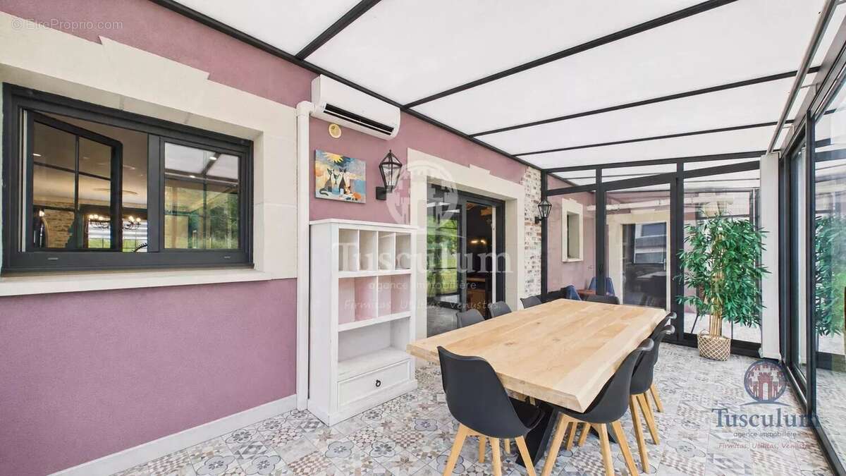 RUSSANGE – Maison familiale 4 chambres, bureau, véranda et double garage - photo 7