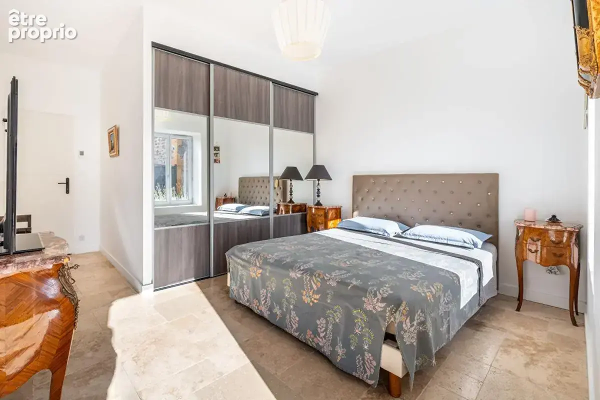 Maison Pierres Dorées entièrement rénovée avec matériaux de qualité - photo 9