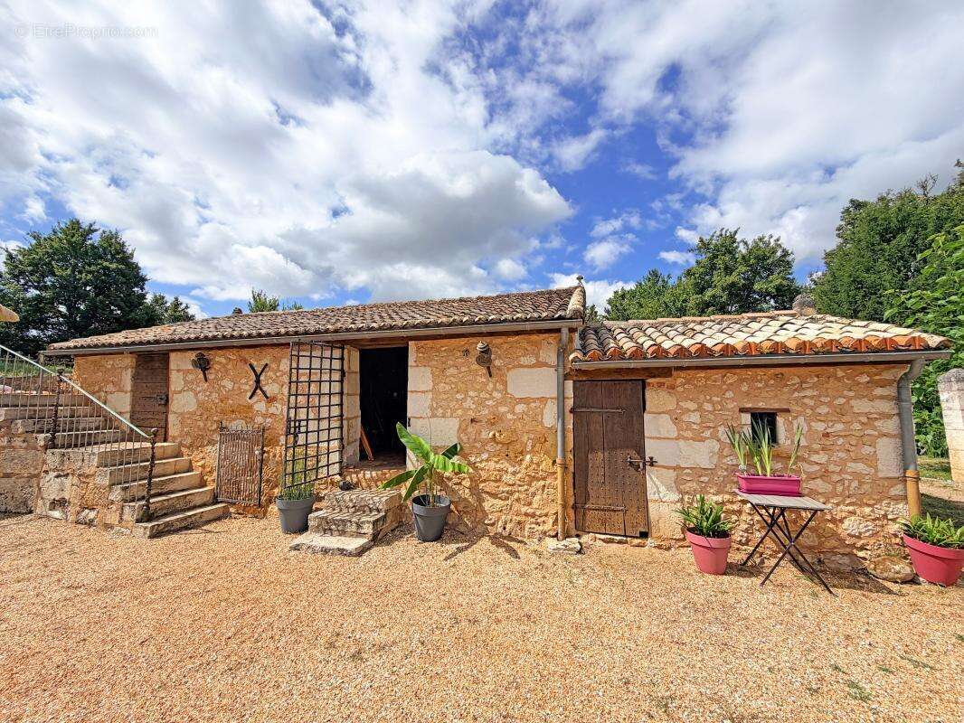 Maison avec gîte et piscine au calme - photo 26