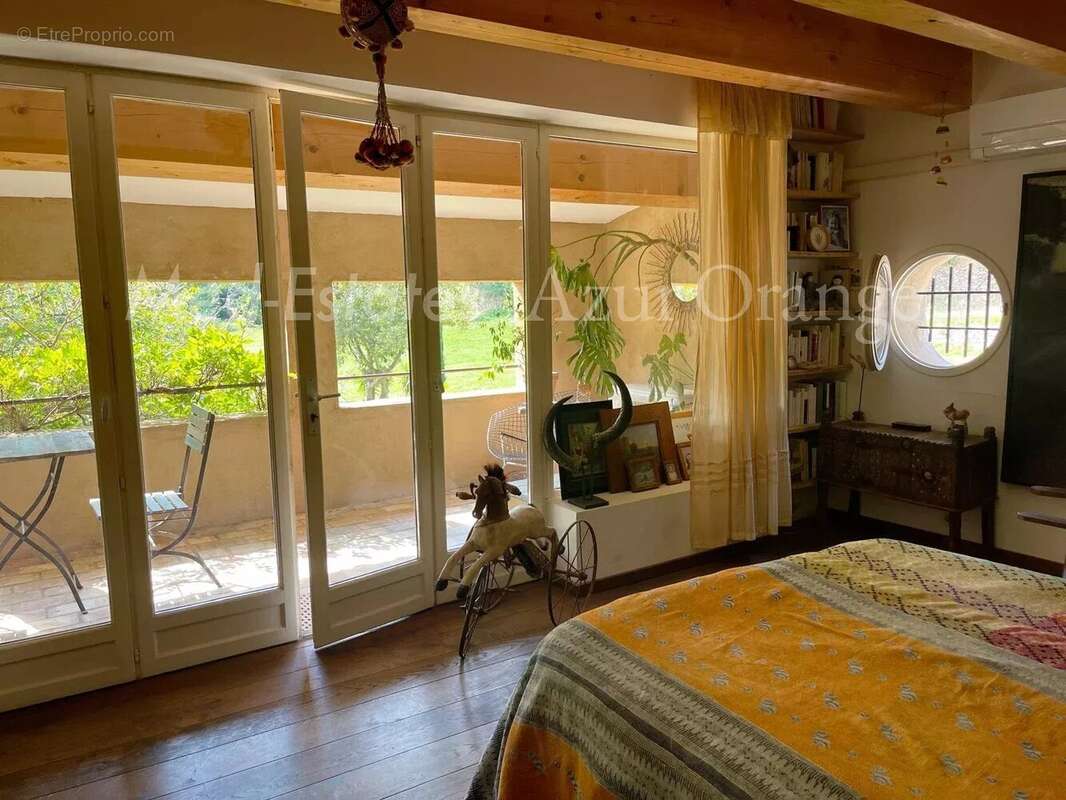 Maison à LA GARDE-FREINET