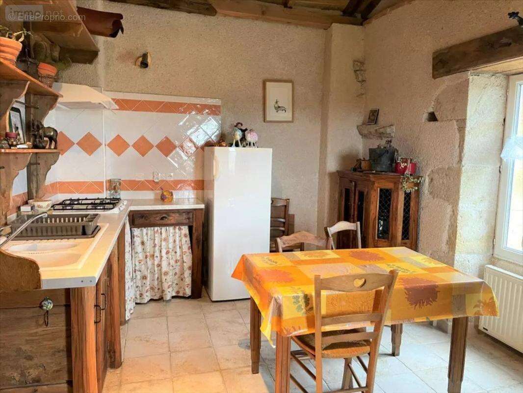 Maison à LENTILLAC-SAINT-BLAISE