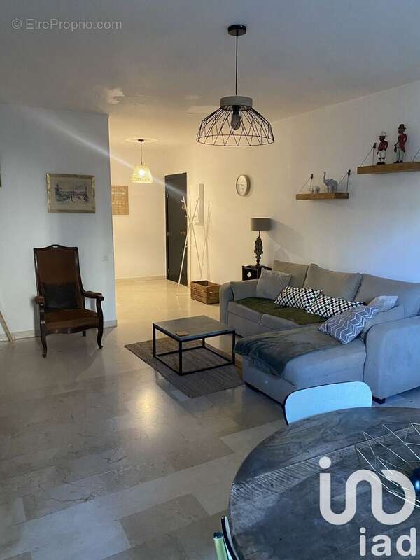 Photo 2 - Appartement à MARSEILLE-8E