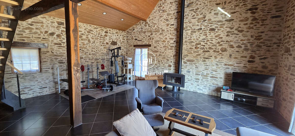 Maison 190 m² à La Coquille  - photo 5