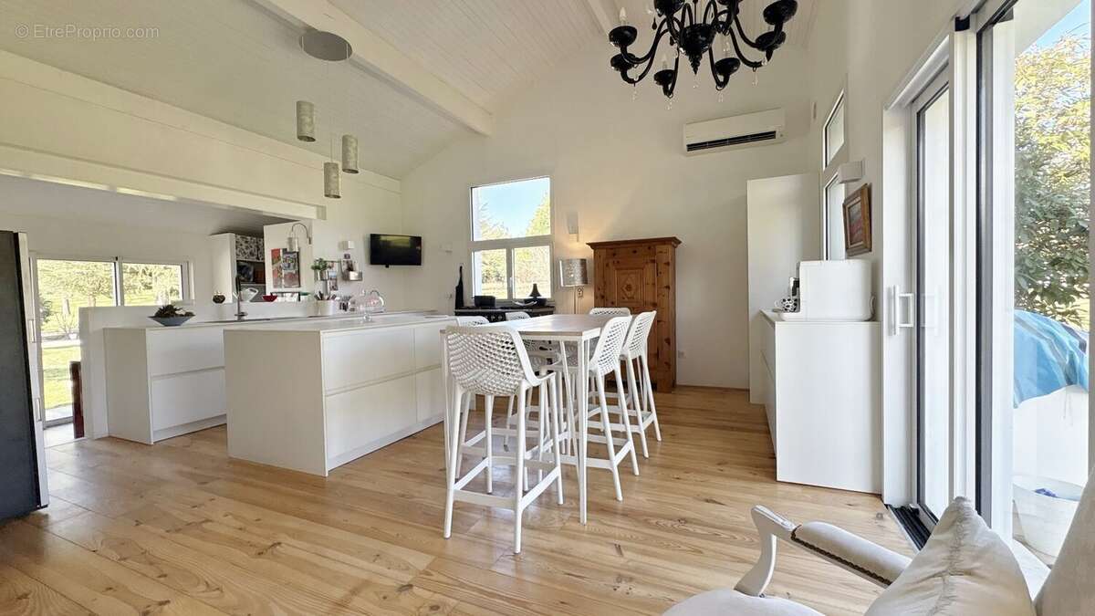 Propriété de caractère avec dépendances et piscine  Domaine de 3 hectares au calme absolu - photo 18