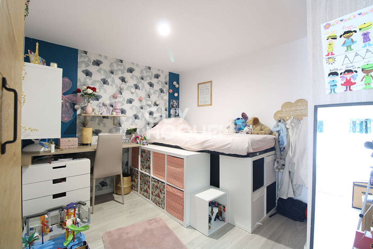 Appartement à BRIE-COMTE-ROBERT