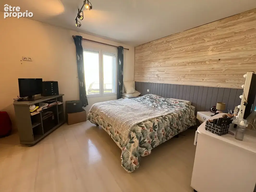 Maison 5 chambres + 2 hangars - photo 10
