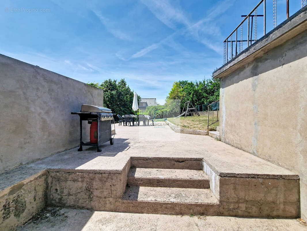 Maison familiale avec grand jardin - proche commodités - photo 10