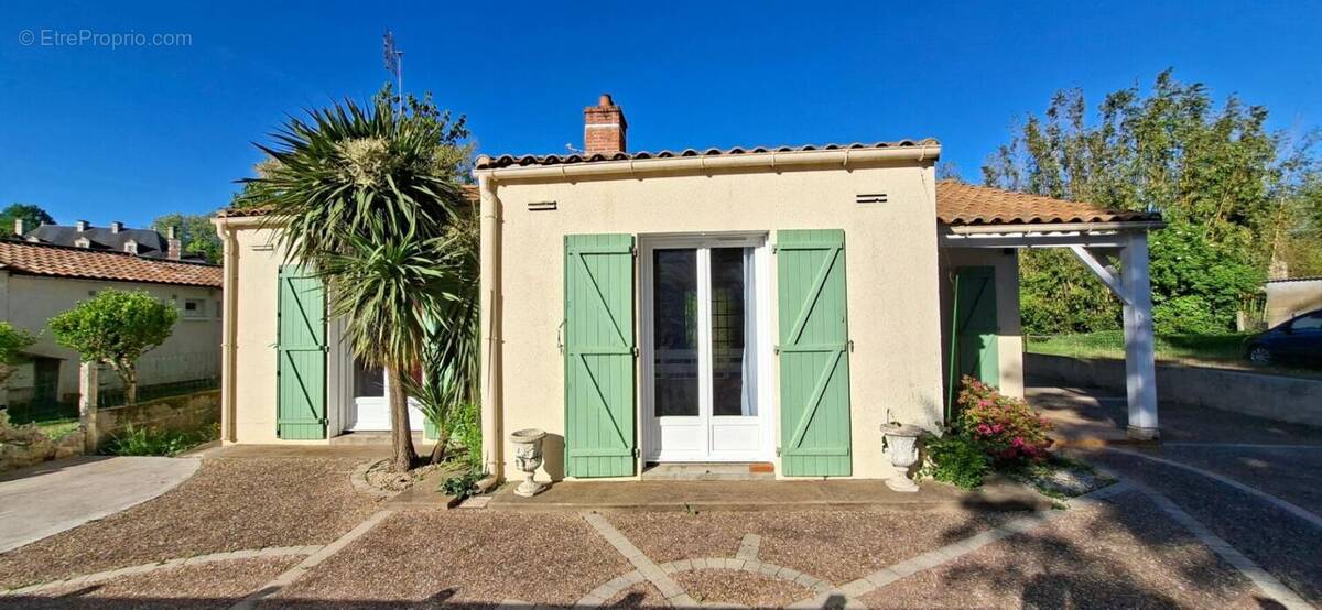Maison à L'HERMENAULT
