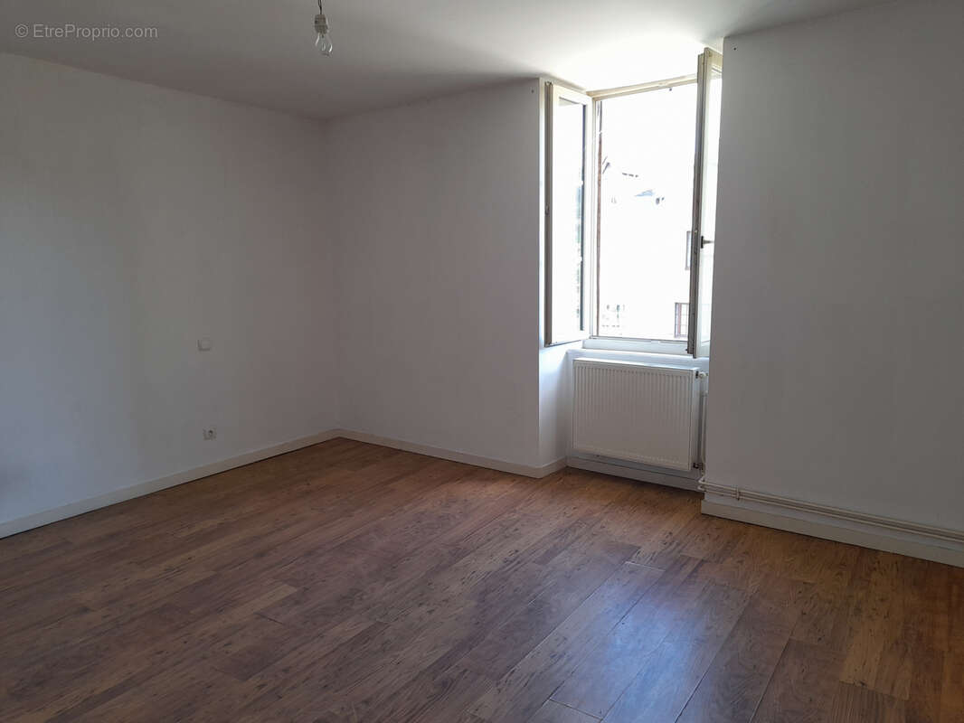 Appartement à CHALUS