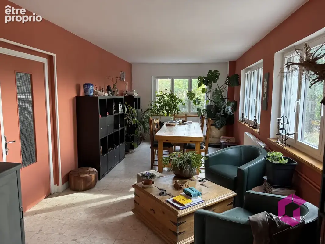 A 10 minutes de Billom, maison rénovée avec plus de 8 000m2 de terrain - photo 6