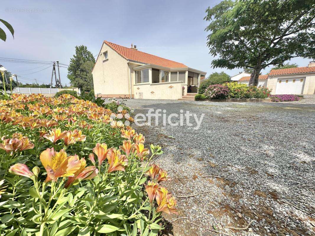 Maison 104 m² à Pont-Saint-Martin  - photo 2
