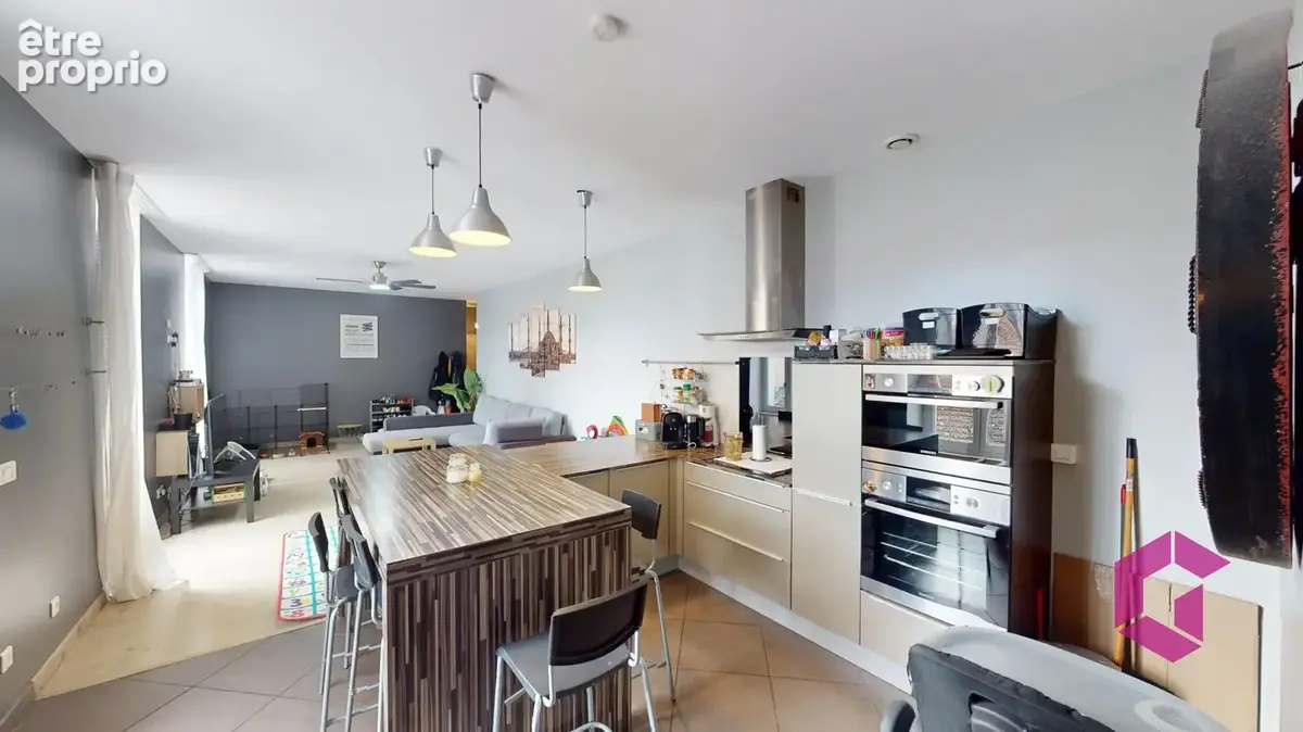 Appartement et local commercial - photo 2