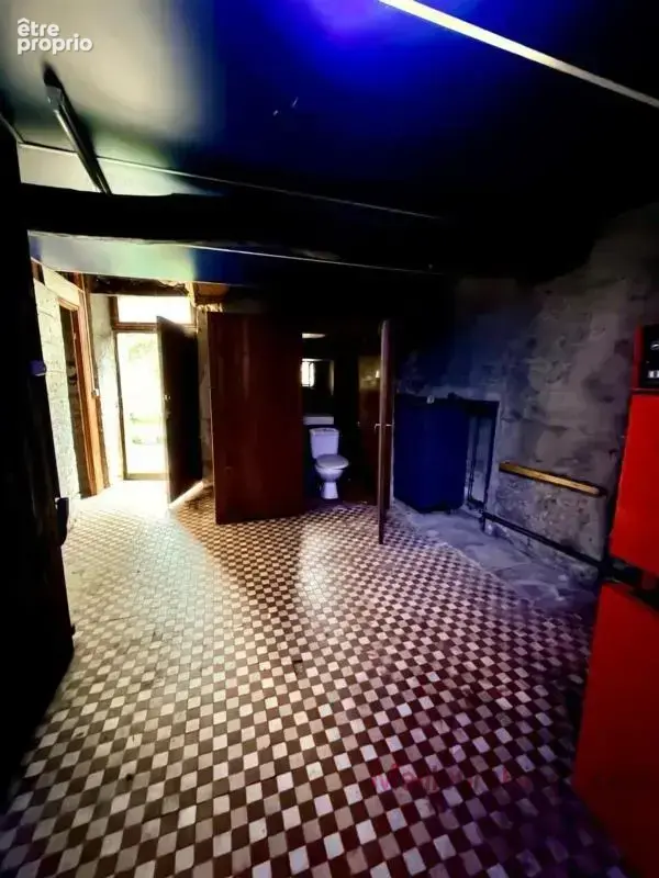 Maison de ville mitoyenne sur 3 niveaux à rénover - Spécial investisseur - Possibilité 3 logements - photo 9