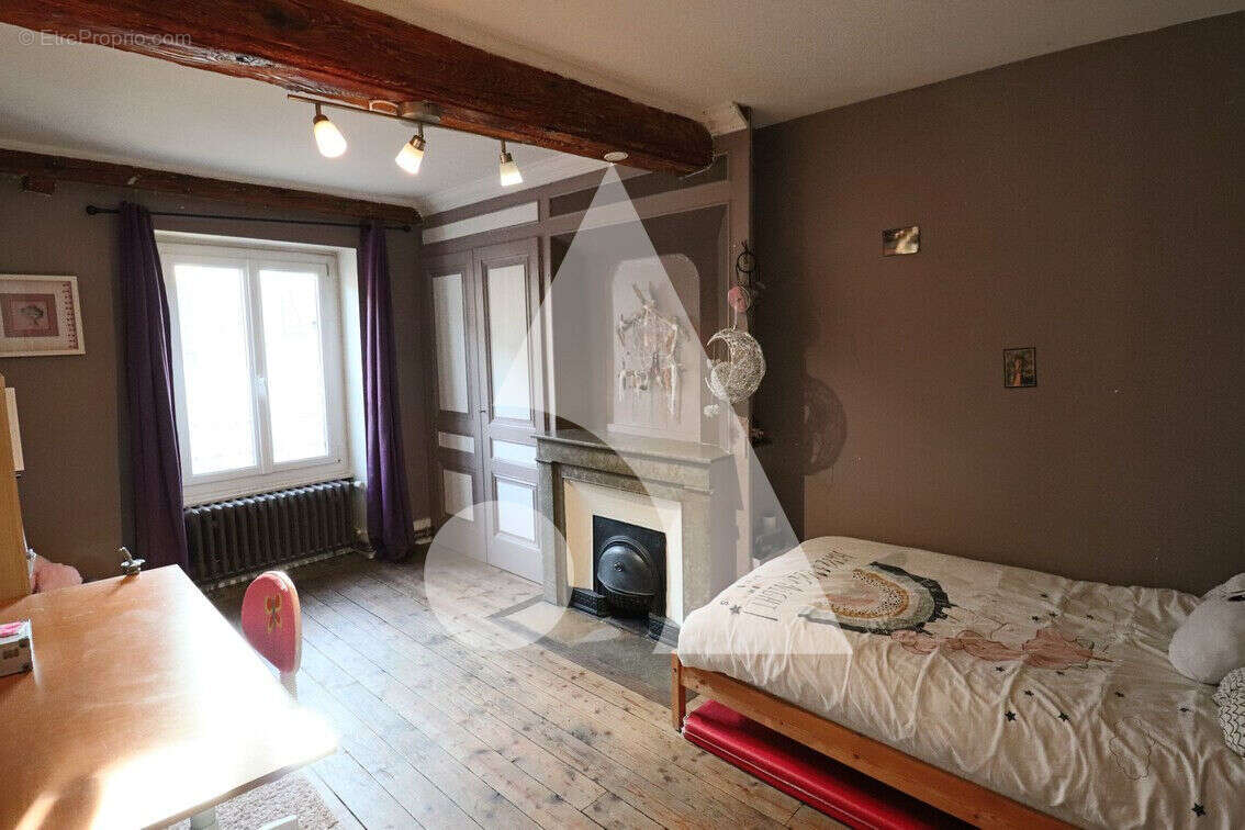 Maison à MIRIBEL