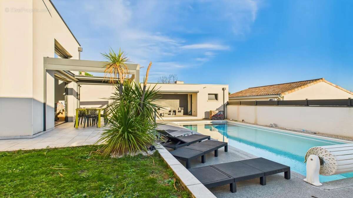 Maison à PONT-DE-L&#039;ISERE