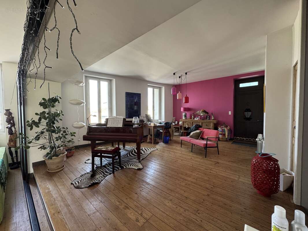 Maison 310 m² à Barbezieux-Saint-Hilaire  - photo 214