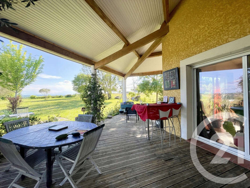 Maison 116 m² à L'isle-Jourdain  - photo 3