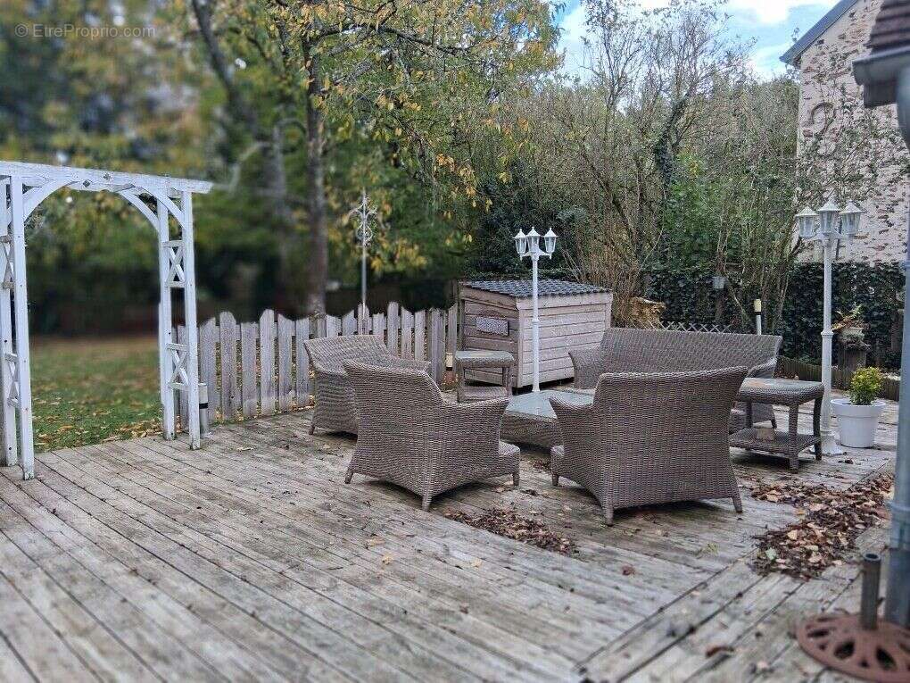 Grande maison de famille sur un joli terrain de 1500 m2 ! - photo 4