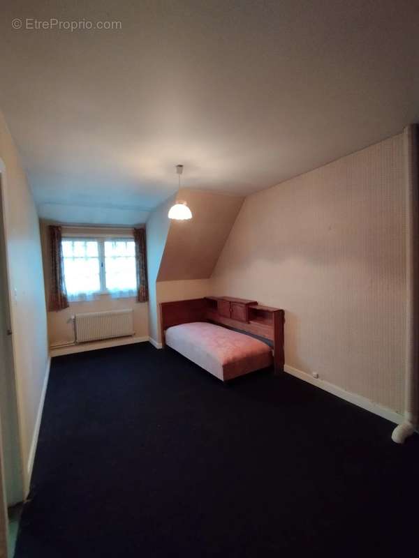 Maison à AVESNES-SUR-HELPE