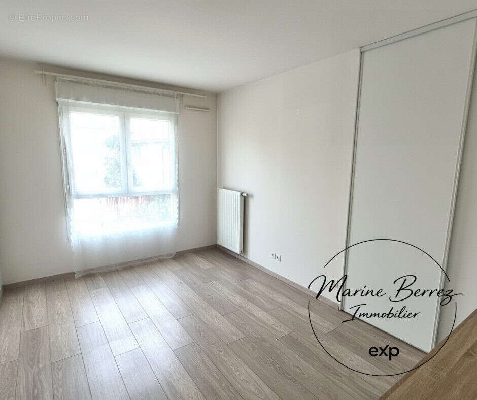 Chambre 1 - Appartement à CHAMBERY