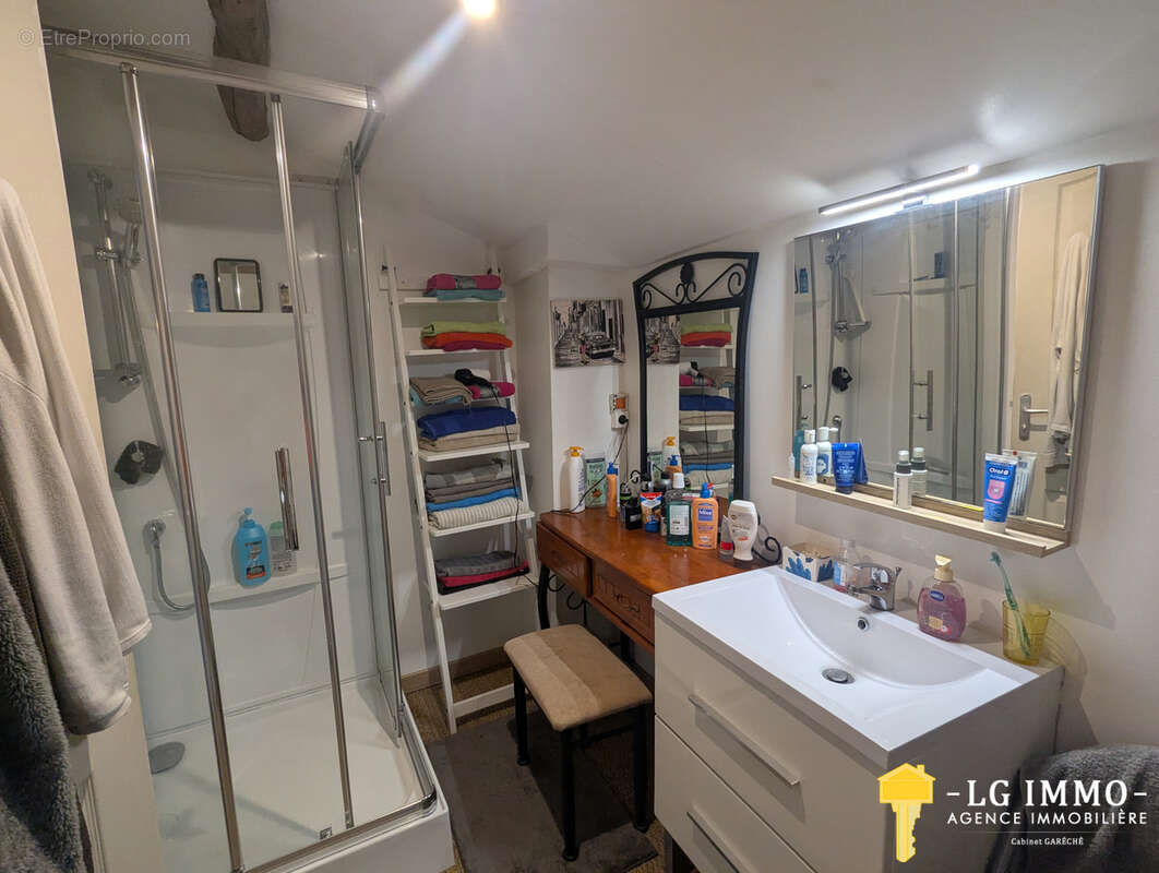 Charmante maison charentaise de 85 m2, 3 chambres, entierement renovee - photo 11