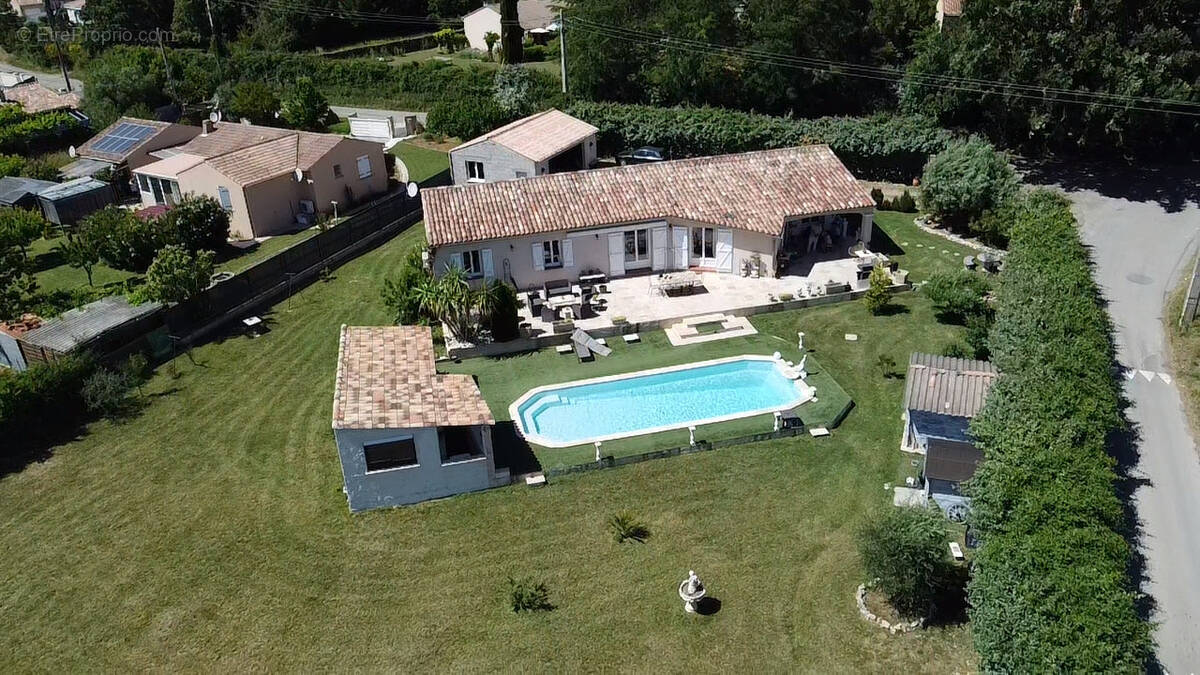 Maison à REGUSSE