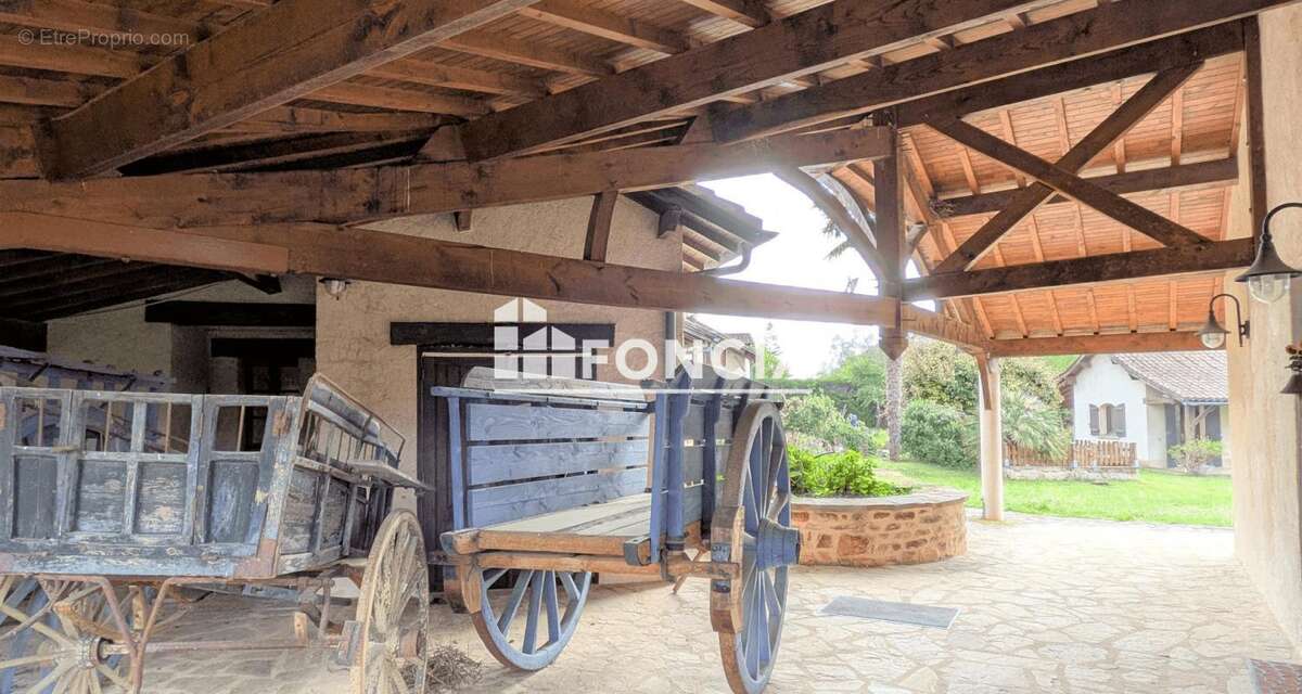 Maison à ANTONNE-ET-TRIGONANT