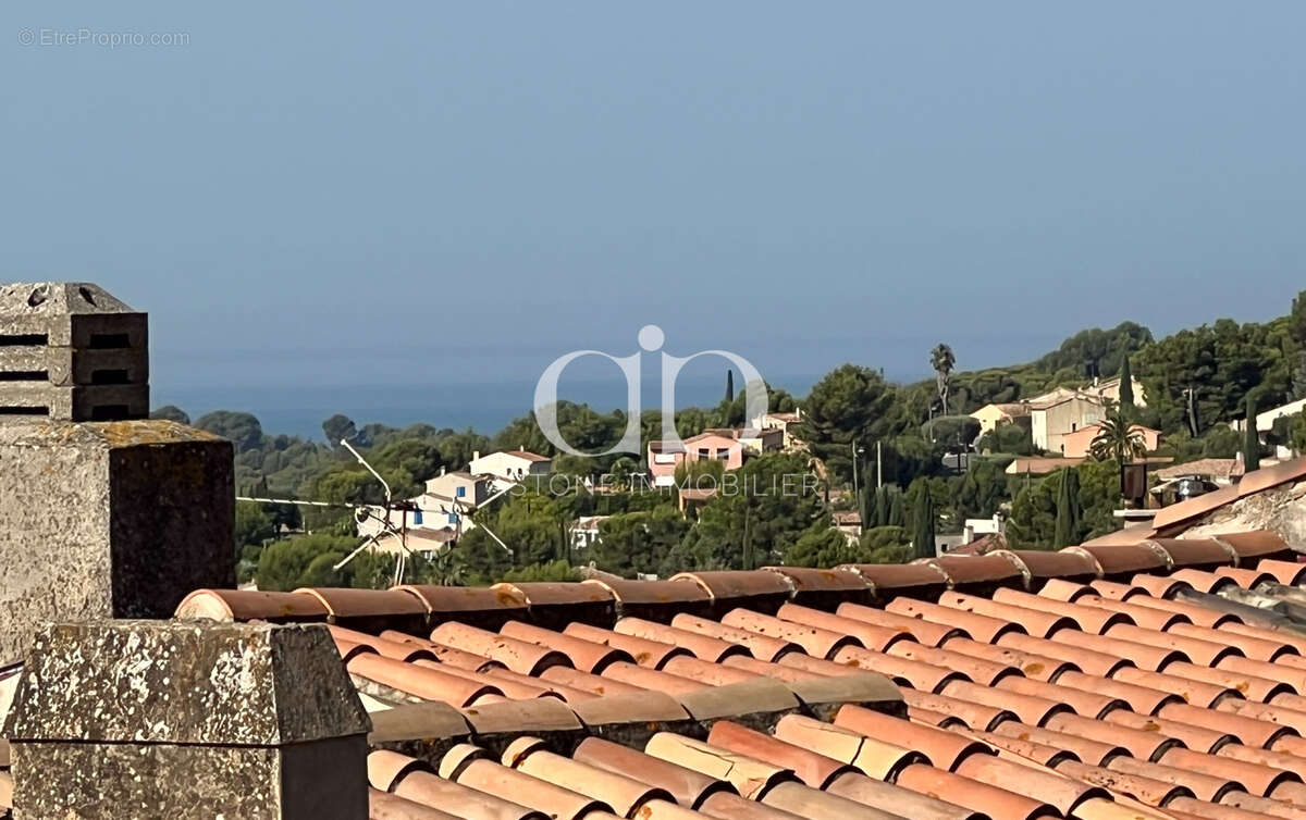 Appartement à LA CADIERE-D'AZUR