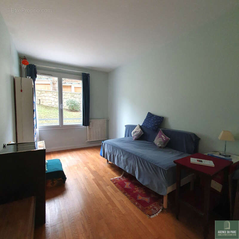 Appartement à VILLE-D'AVRAY