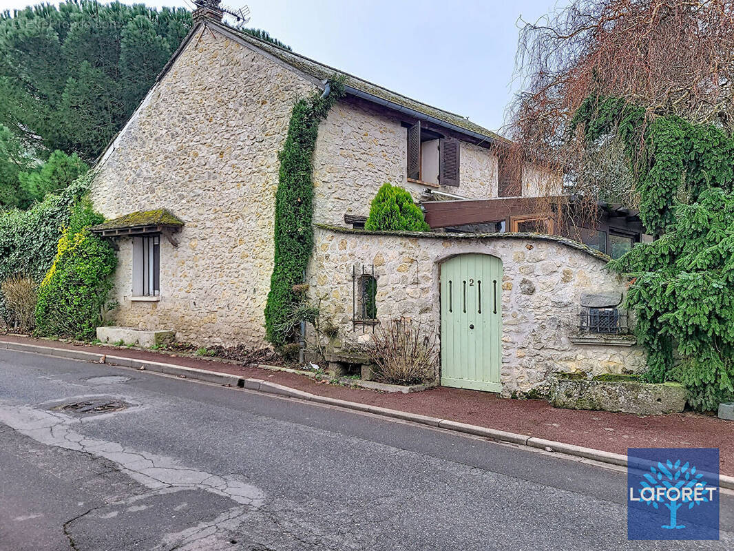 Maison à MORIGNY-CHAMPIGNY