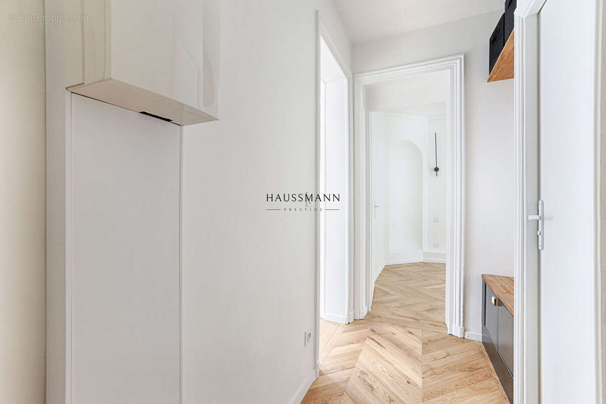Appartement à PARIS-17E
