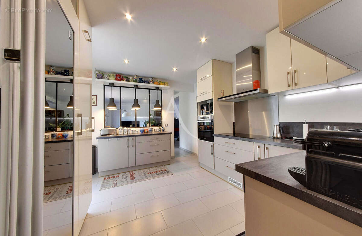 Maison à CHEVRY-COSSIGNY