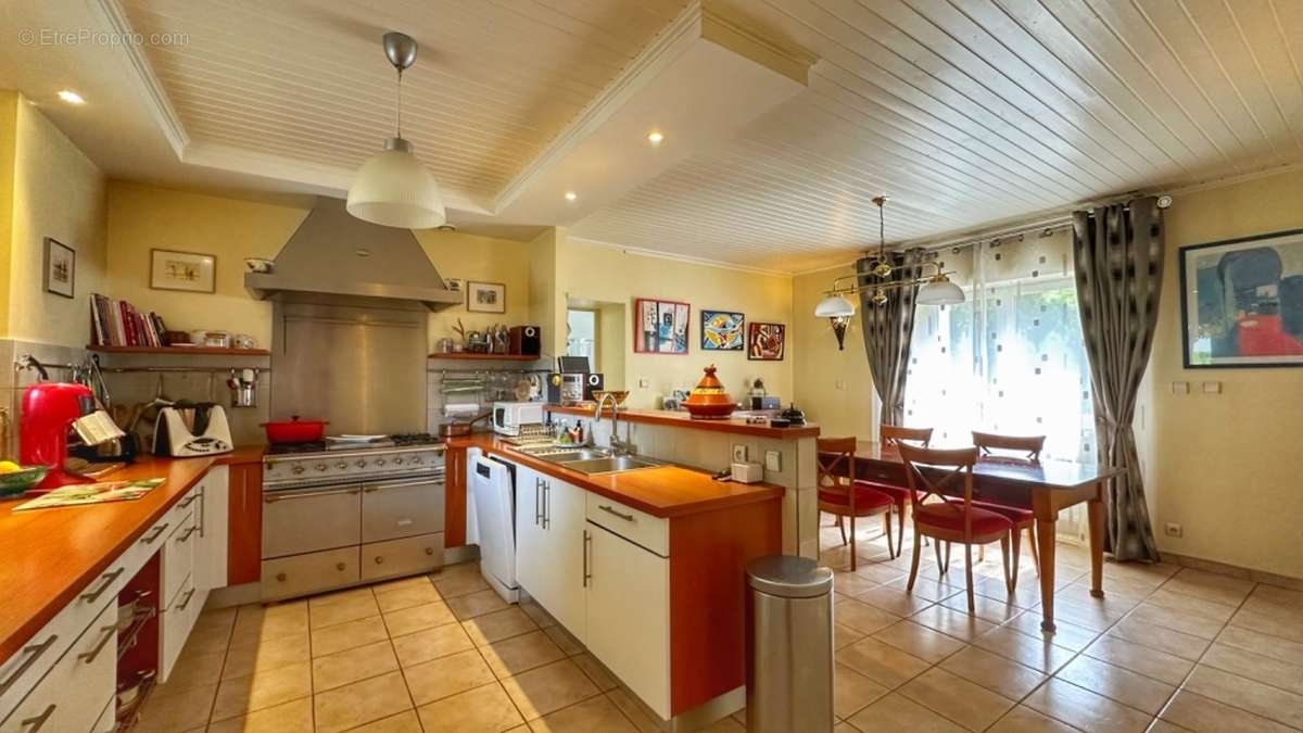 Maison à SAINT-BUEIL