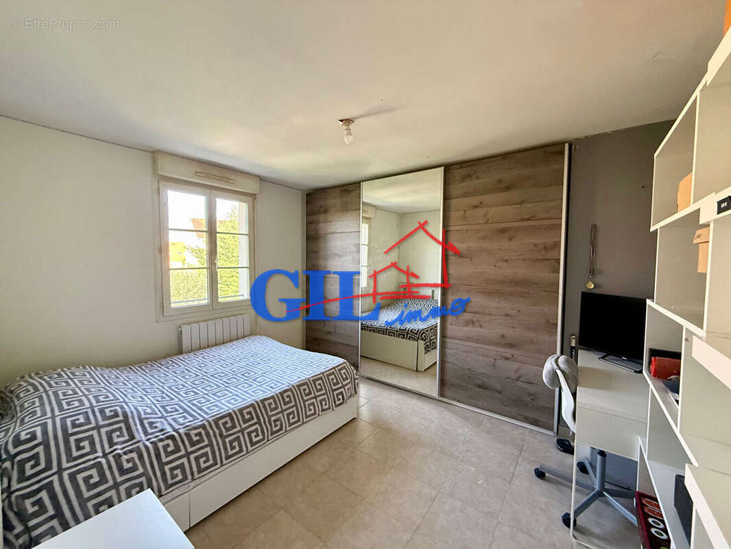 Maison à SAVIGNY-LE-TEMPLE