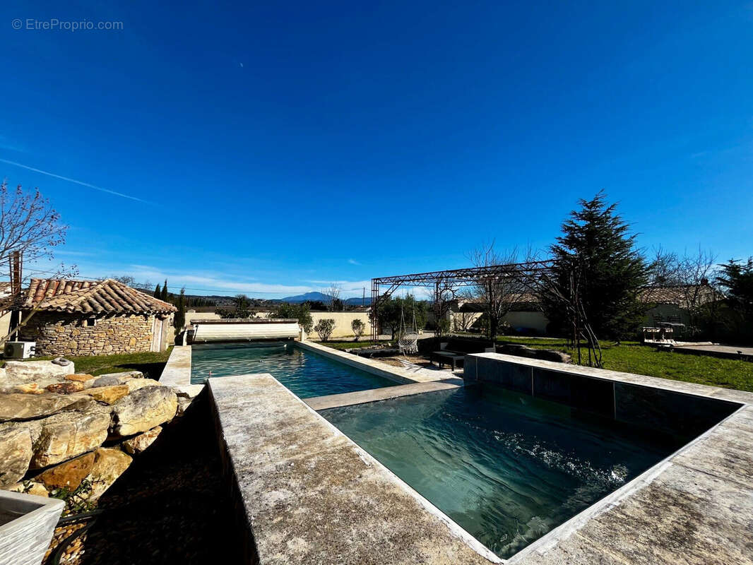 Maison à SAINTE-CECILE-LES-VIGNES