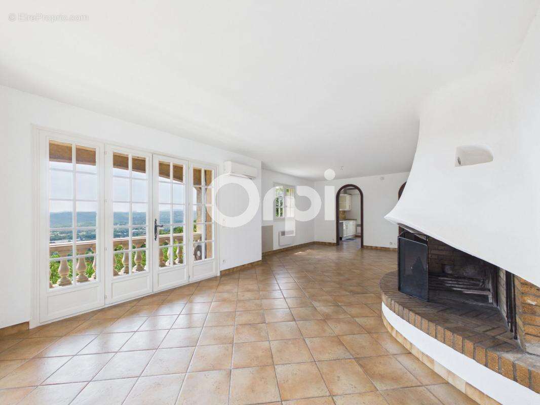Villa individuelle a rafraichir - habitation + dependance + garage + annexes - vue imprenable - piscine a renover - terrain clos - photo 5