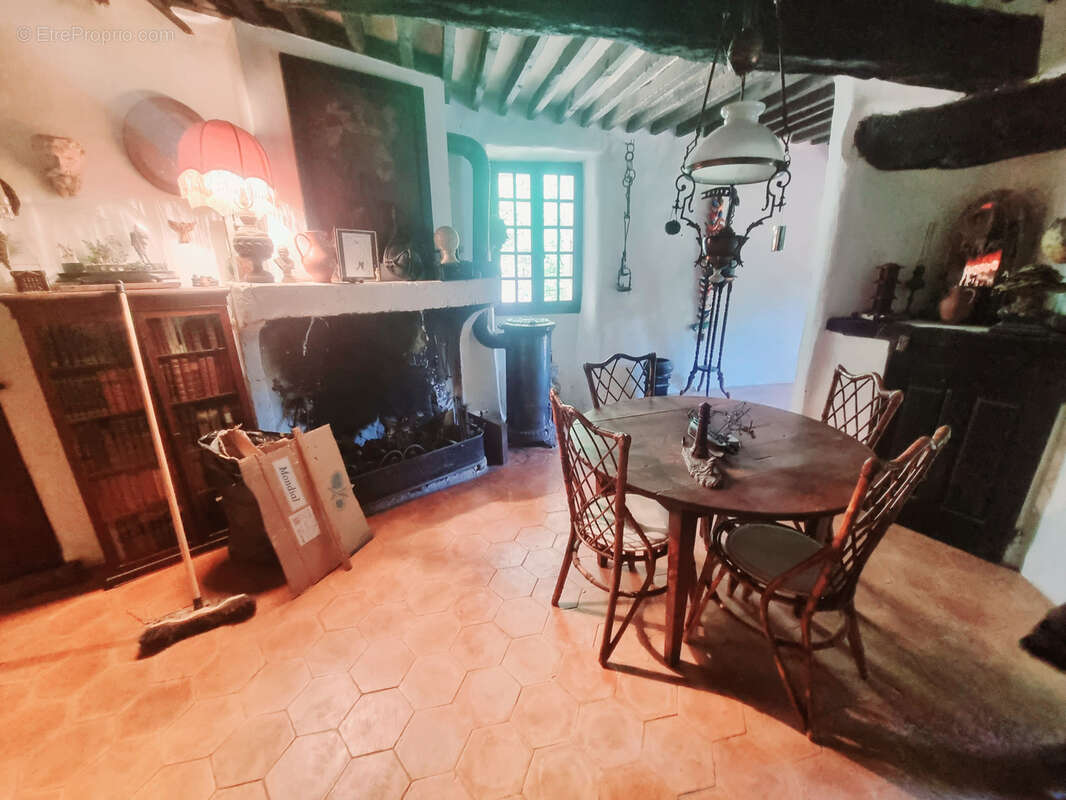 Maison à CHATEAUDOUBLE