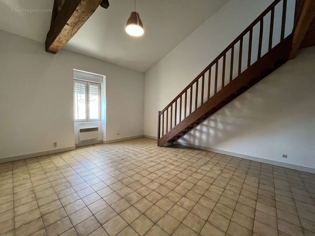 Appartement à RUELLE-SUR-TOUVRE