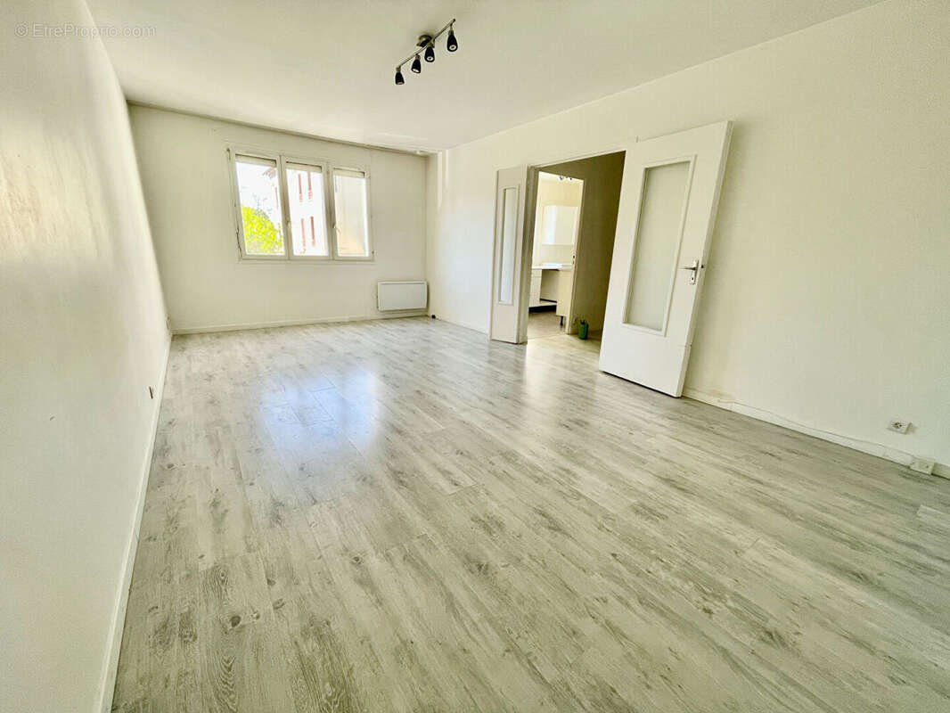 Appartement à SAINT-MICHEL-SUR-ORGE