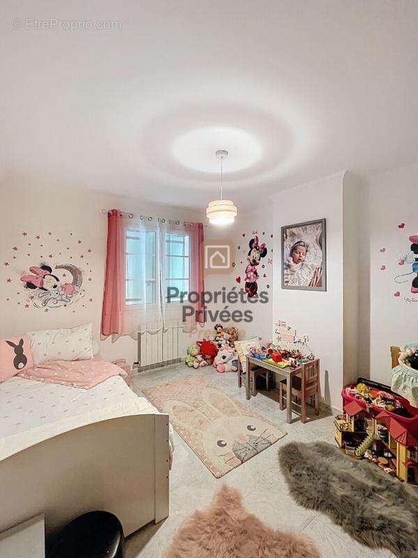 Maison à SAINT-MAXIMIN-LA-SAINTE-BAUME