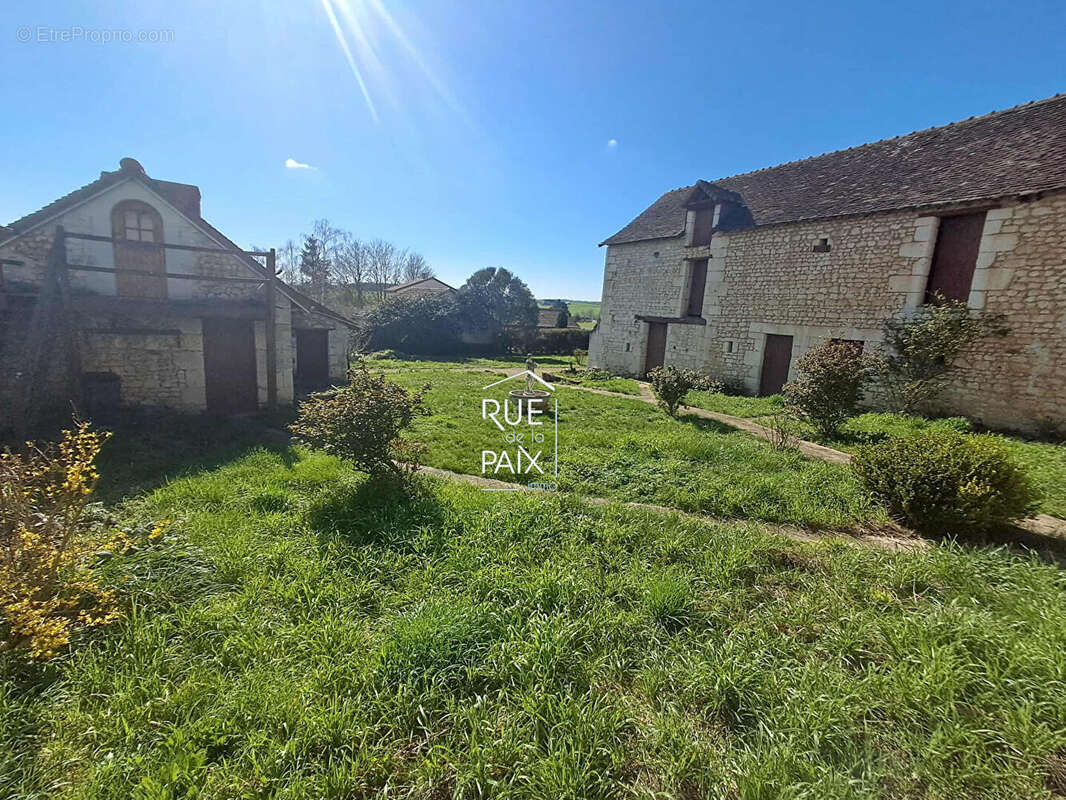 Maison à DANGE-SAINT-ROMAIN