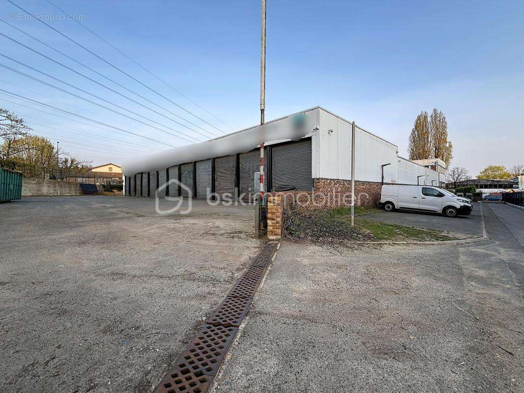 Commerce à CERGY