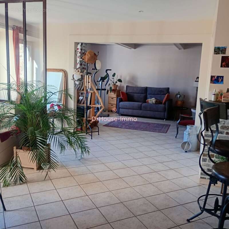 Maison 176 m² à Saint-Christophe-D'allier  - photo 6