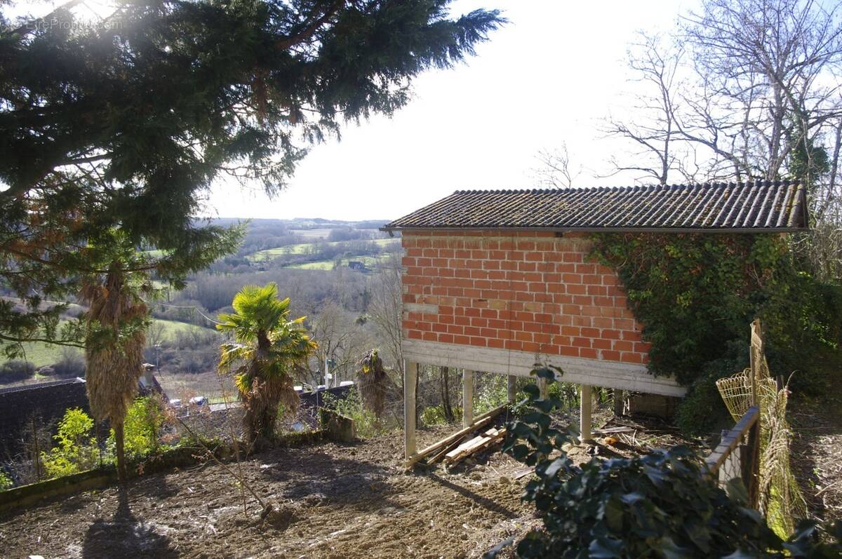 Maison à MONTESQUIOU