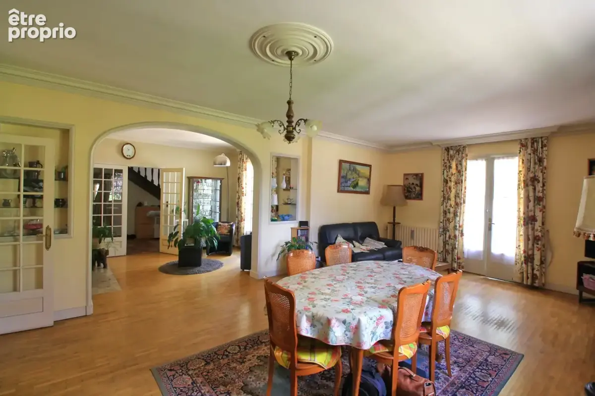 Maison 5 chambres, dans un village dynamique, à proximité directe des commodités - photo 7