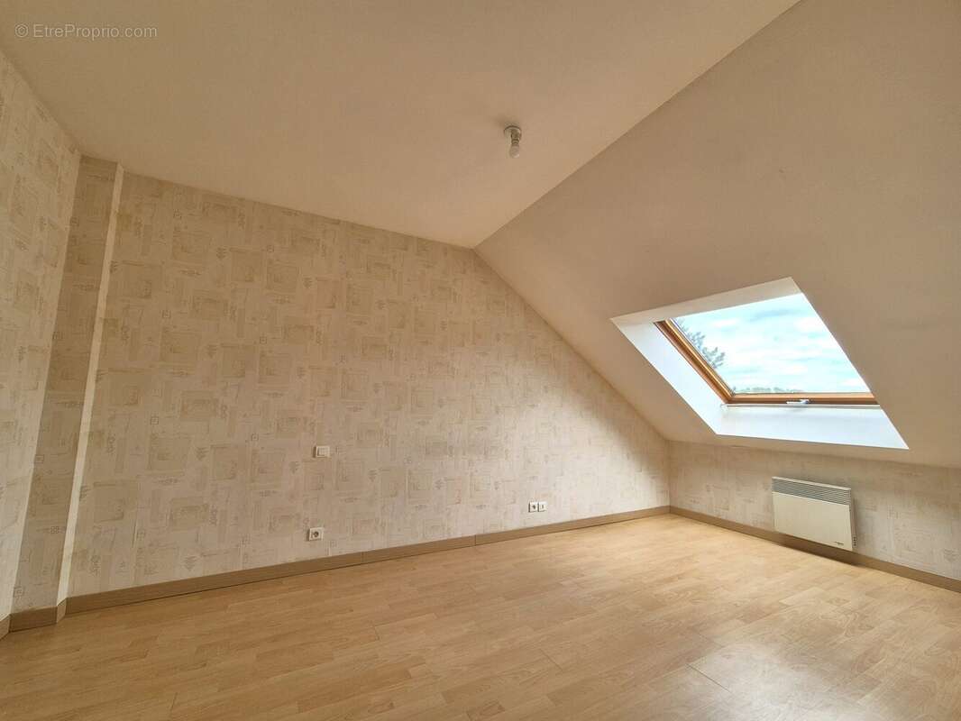 Appartement à ONET-LE-CHATEAU