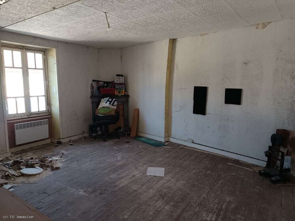 Maison à RUFFEC