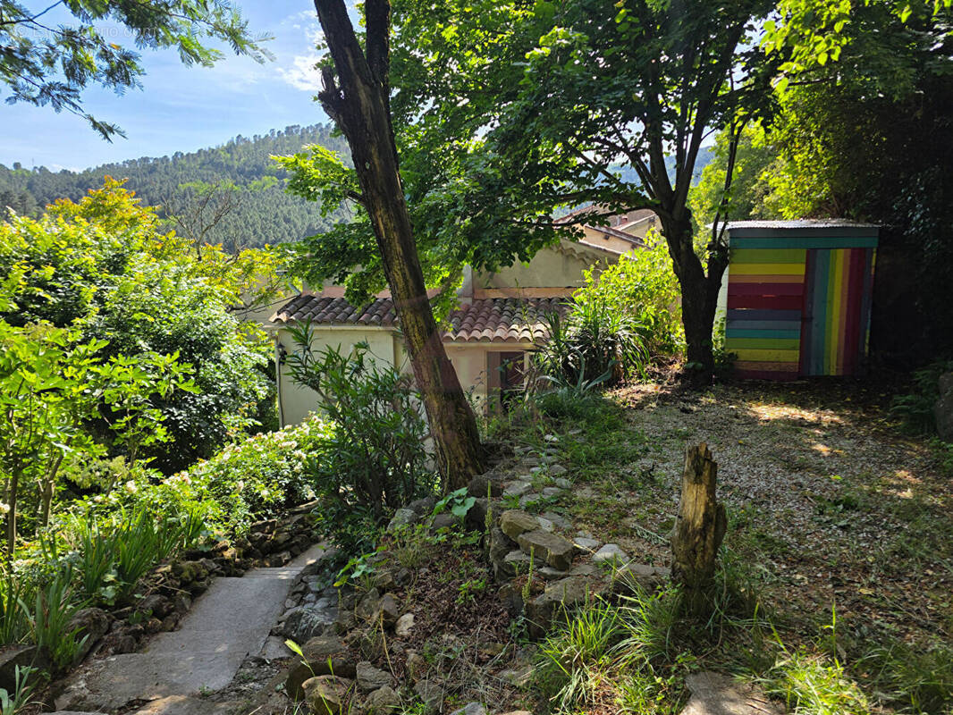 Appartement à ROBIAC-ROCHESSADOULE