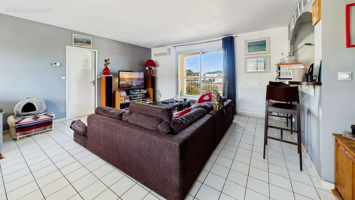 Appartement à GUILHERAND-GRANGES