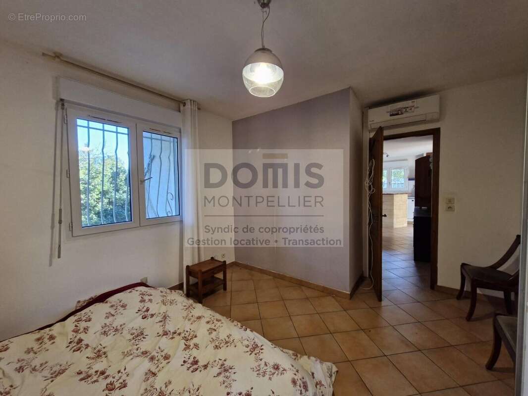 Maison à VIC-LA-GARDIOLE